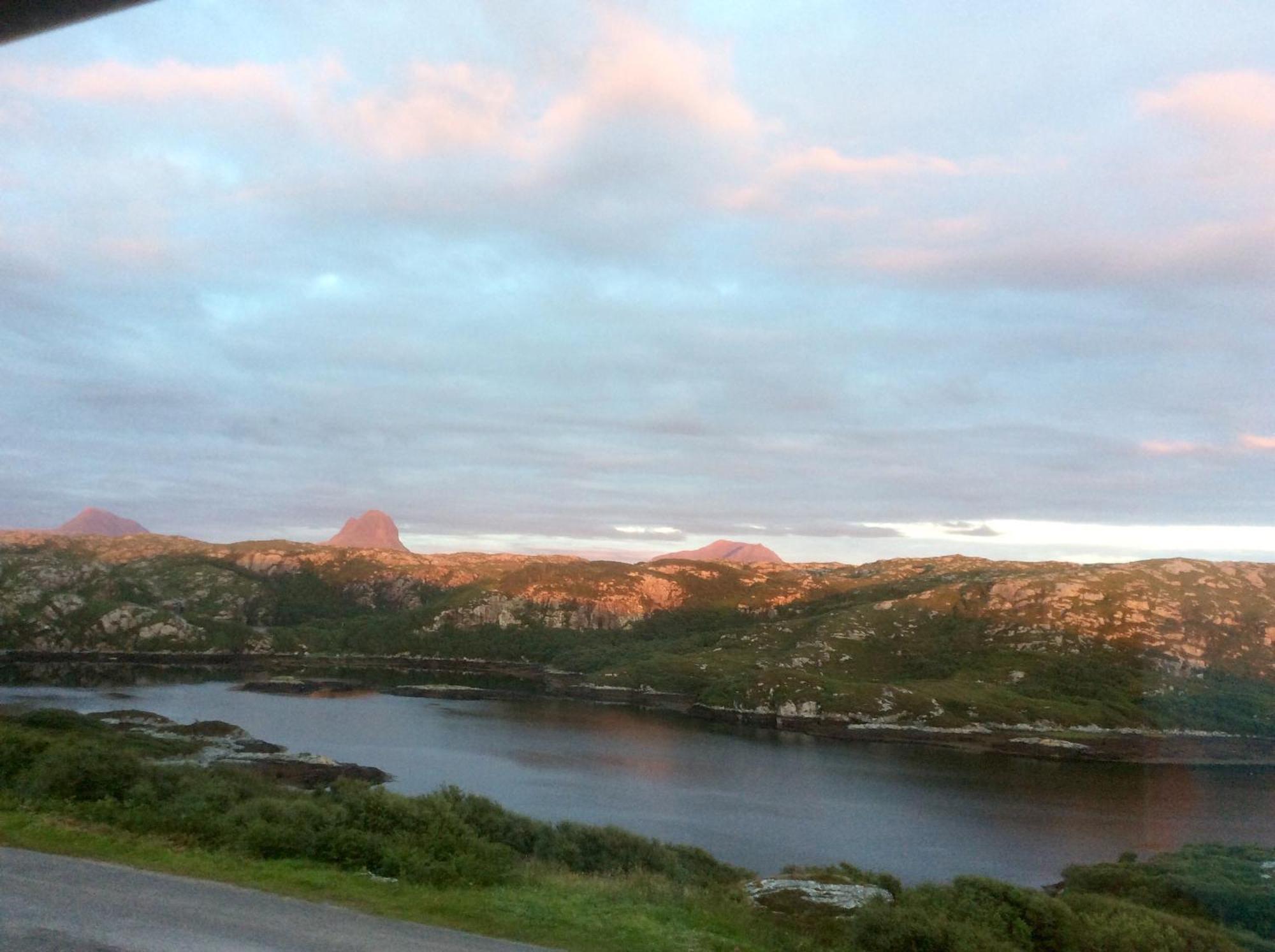 Achmelvich View Self Catering Apartamento Lochinver Exterior foto